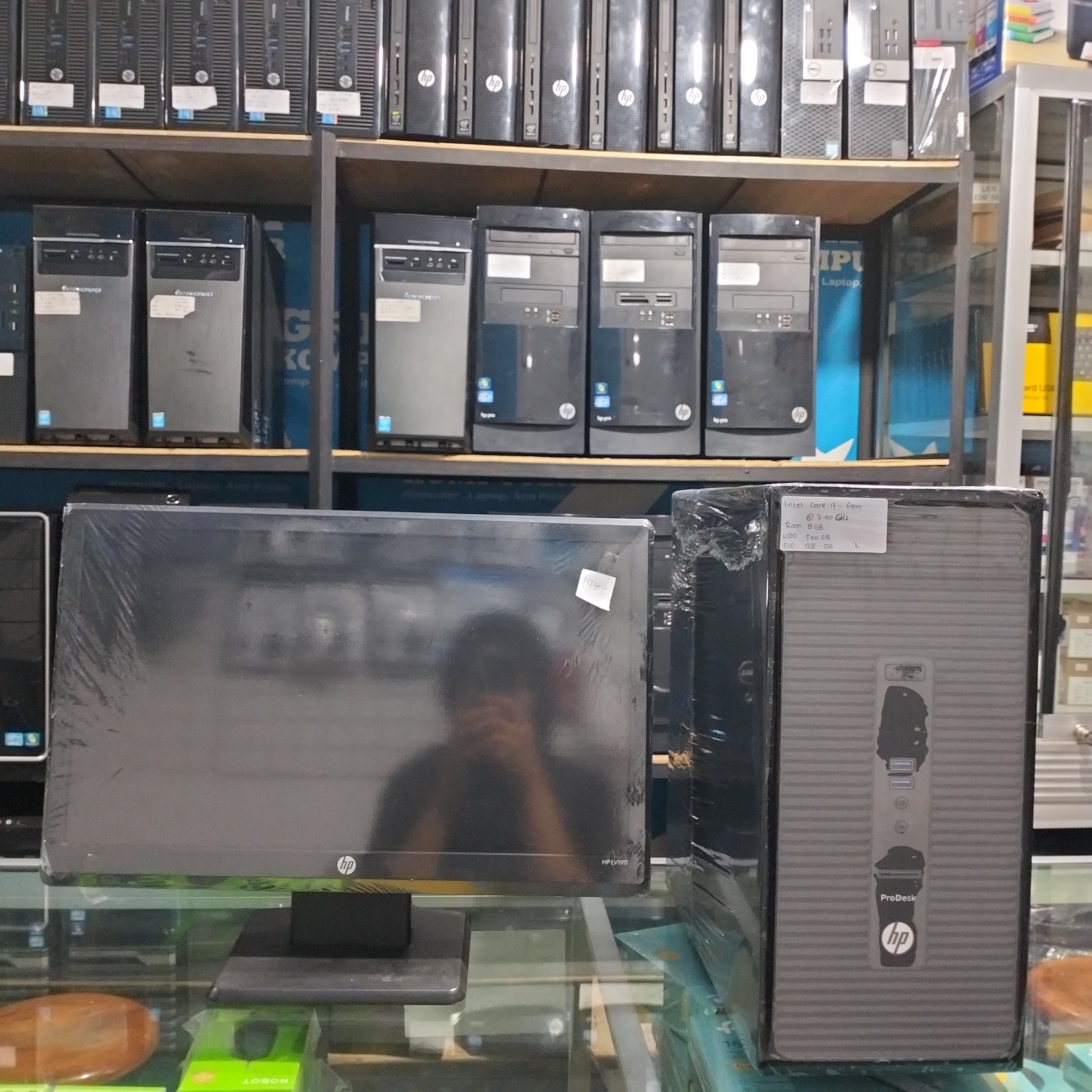 PC HP Intel Core i7 gen 6 8/128/500 Monitor 19inc