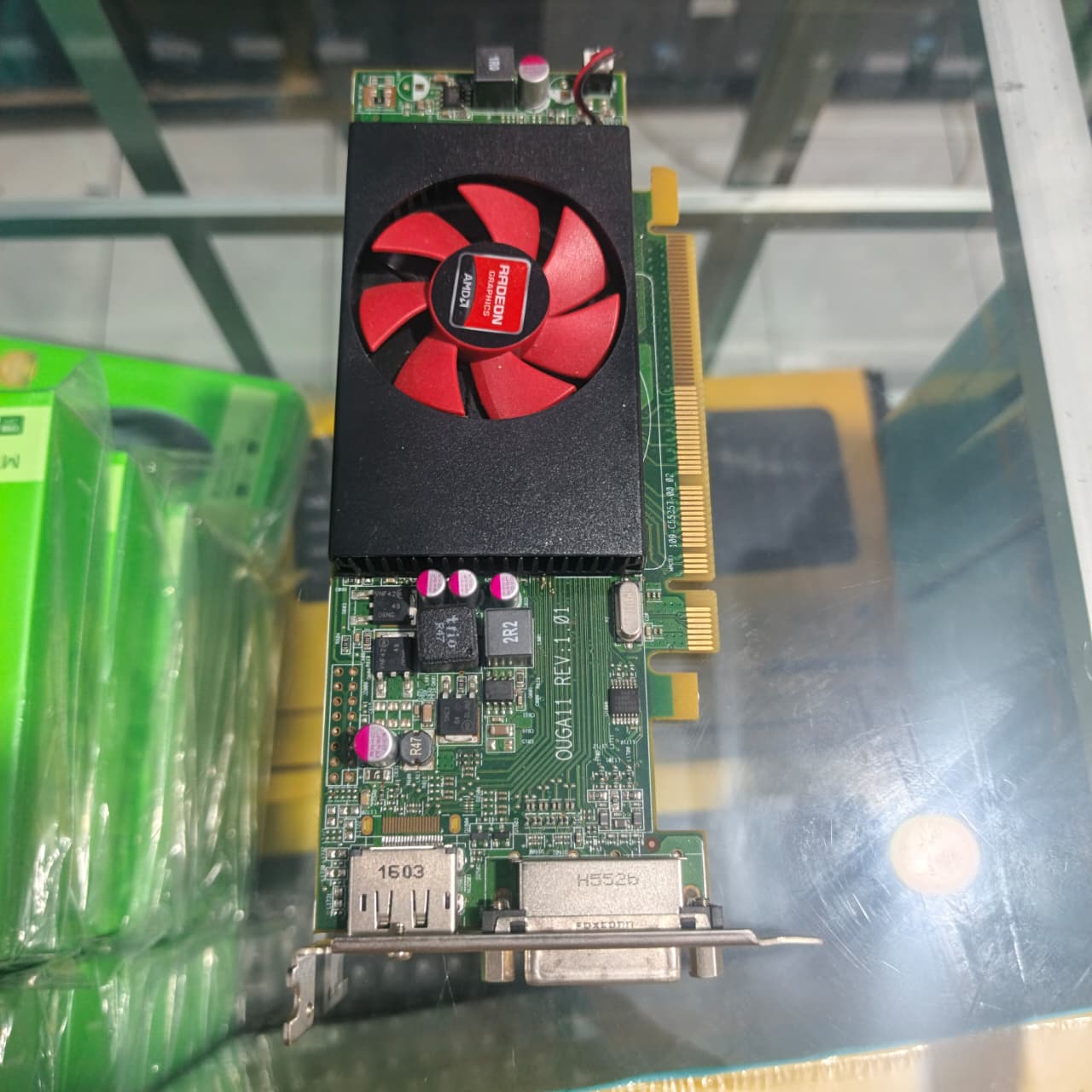 VGA Exsternal Radeon Graphics AMD 1 Gb